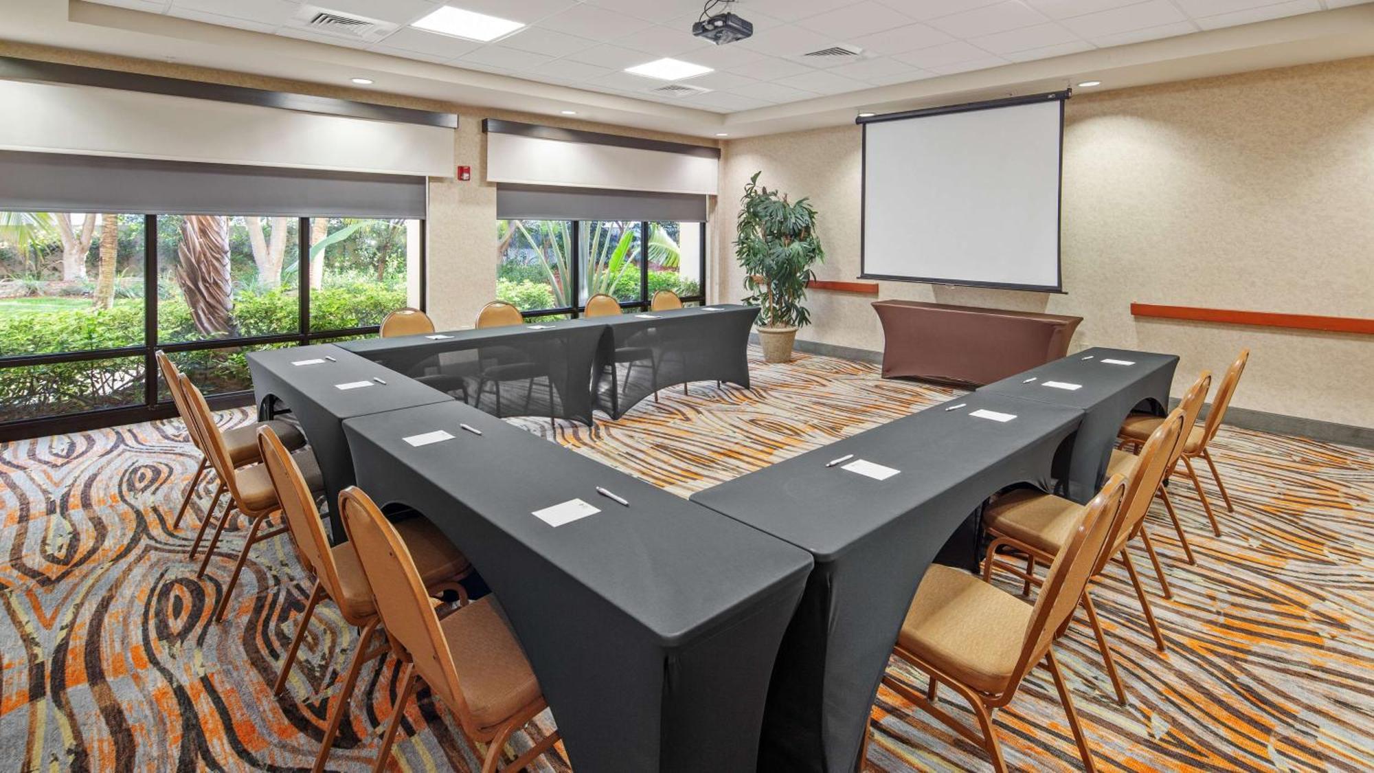 Best Western Plus Kendall Hotel & Suites The Crossings Exterior foto