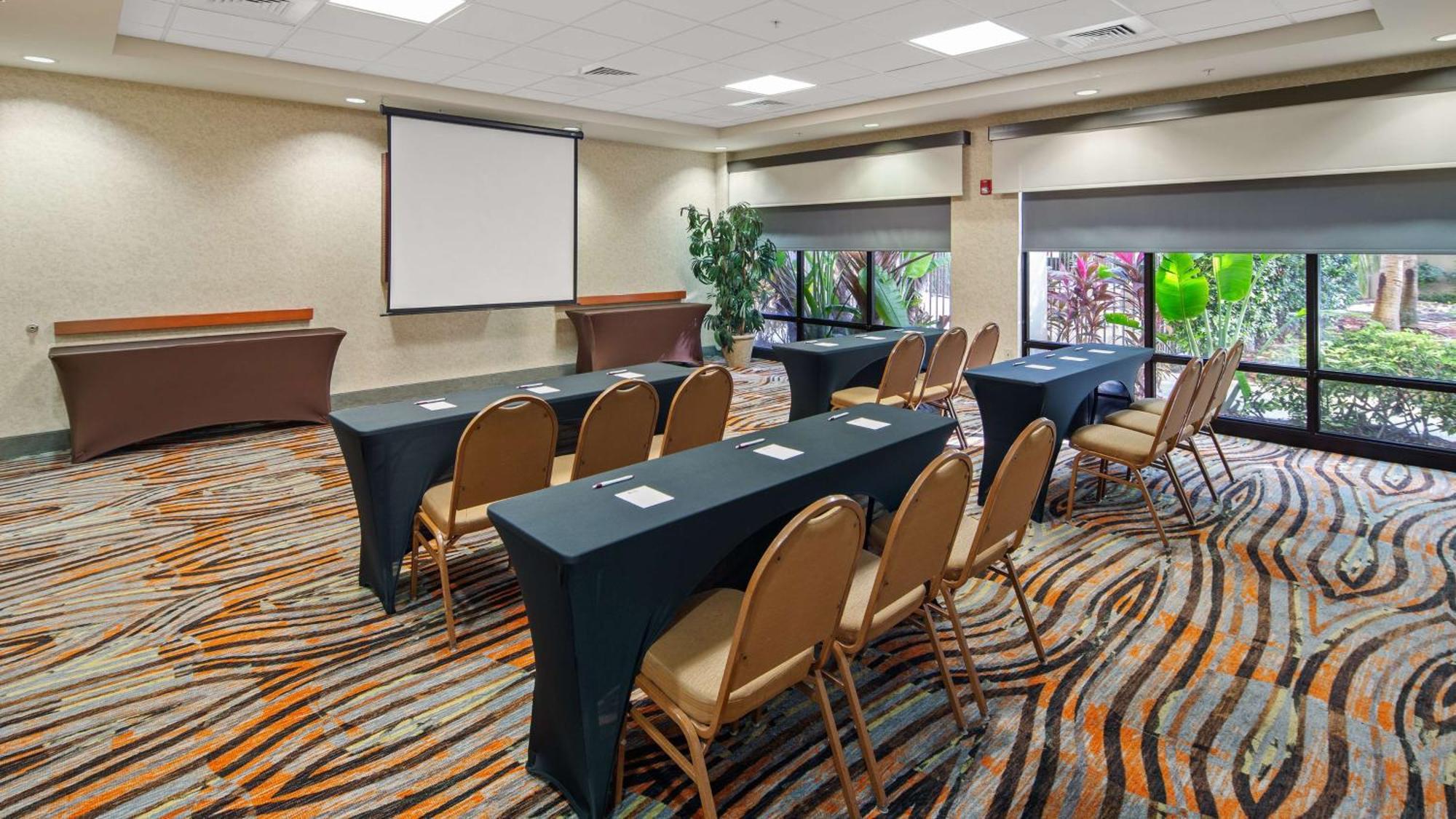 Best Western Plus Kendall Hotel & Suites The Crossings Exterior foto