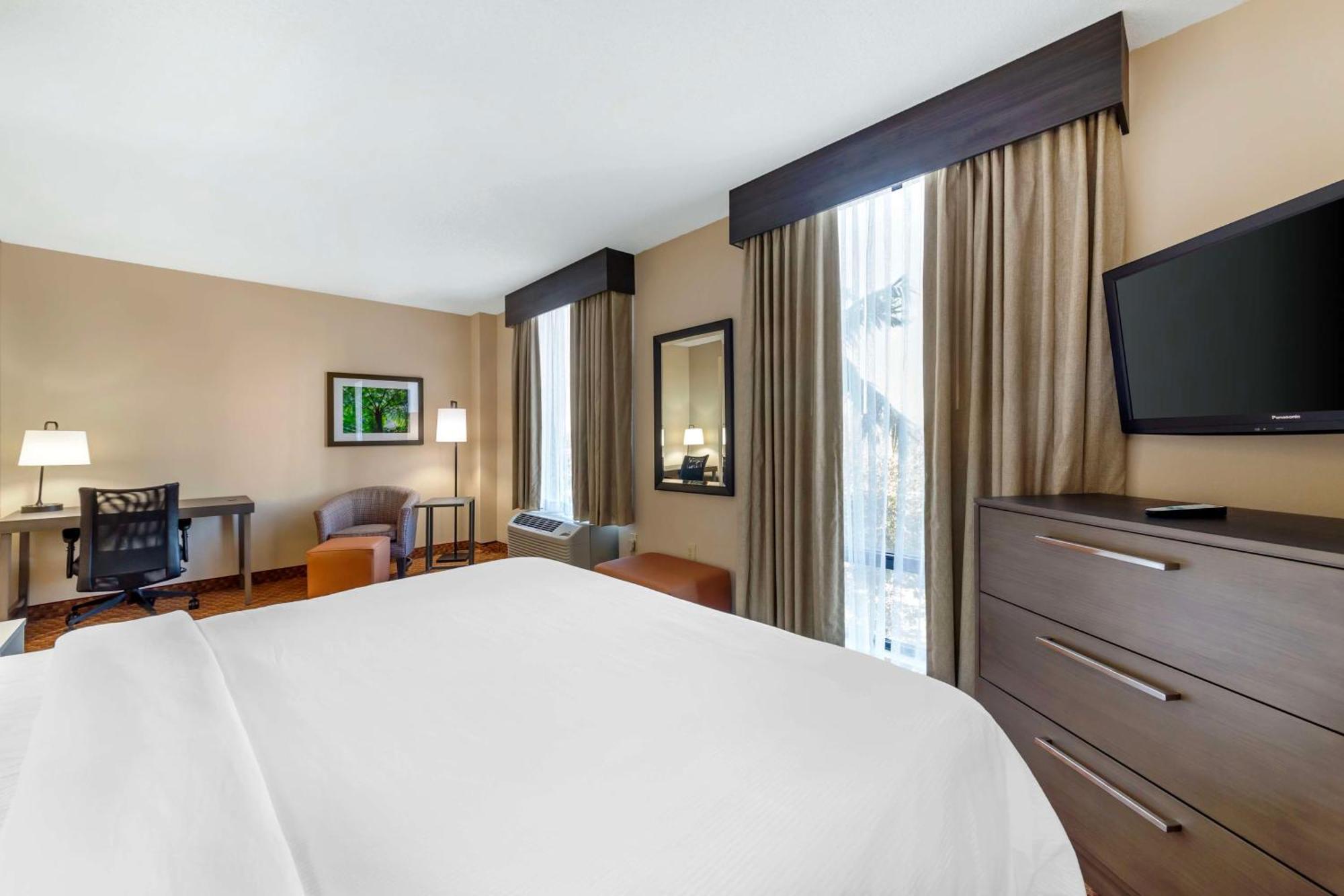 Best Western Plus Kendall Hotel & Suites The Crossings Exterior foto