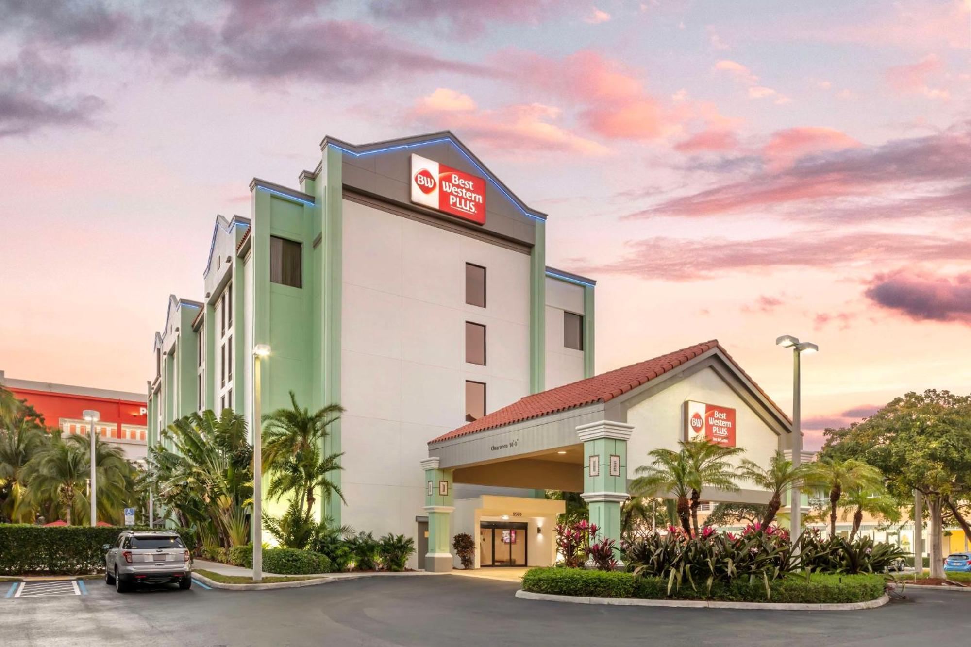 Best Western Plus Kendall Hotel & Suites The Crossings Exterior foto